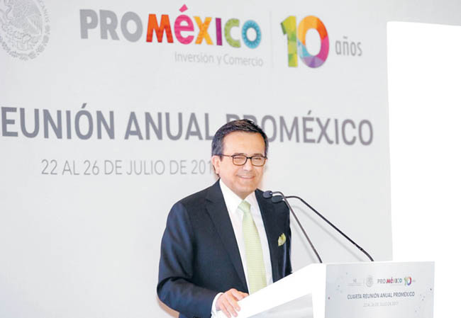 Ildefonso Guajardo, titular de Economía, encabezó la reunión de aniversario de ProMéxico. 