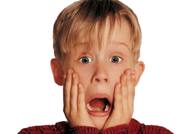 Macaulay Culkin reaparece con nuevo look. 