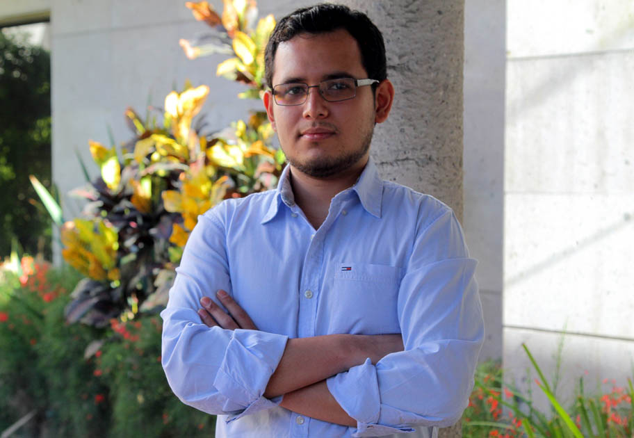 Óscar Bonilla ganó el Premio Internacional de Cuento Juana Santacruz.