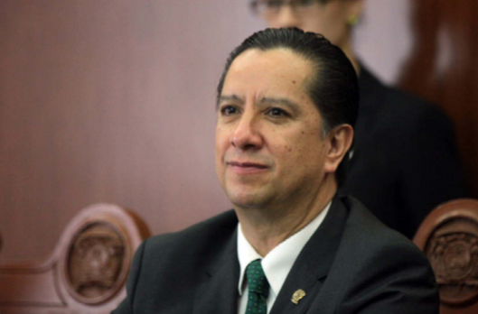 Entre las cartas que lo acreditan está la lucha en defensa de los derechos de la comunidad LGBTTTI.