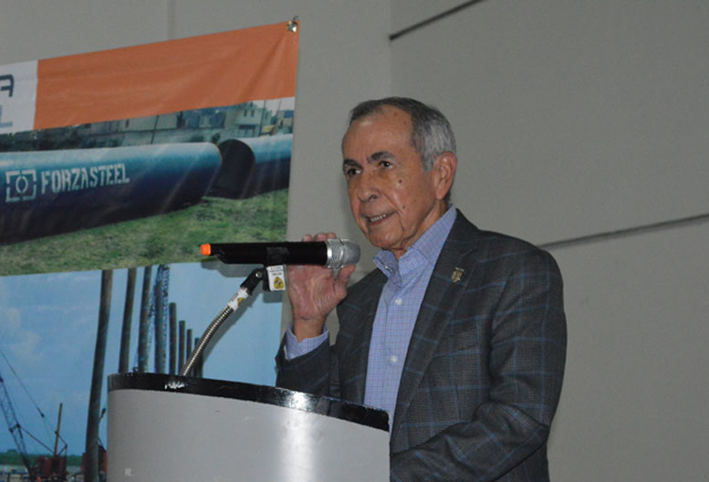 El ingeniero civil laboró por más de 20 años en Servicios de Agua y Drenaje de Monterrey.