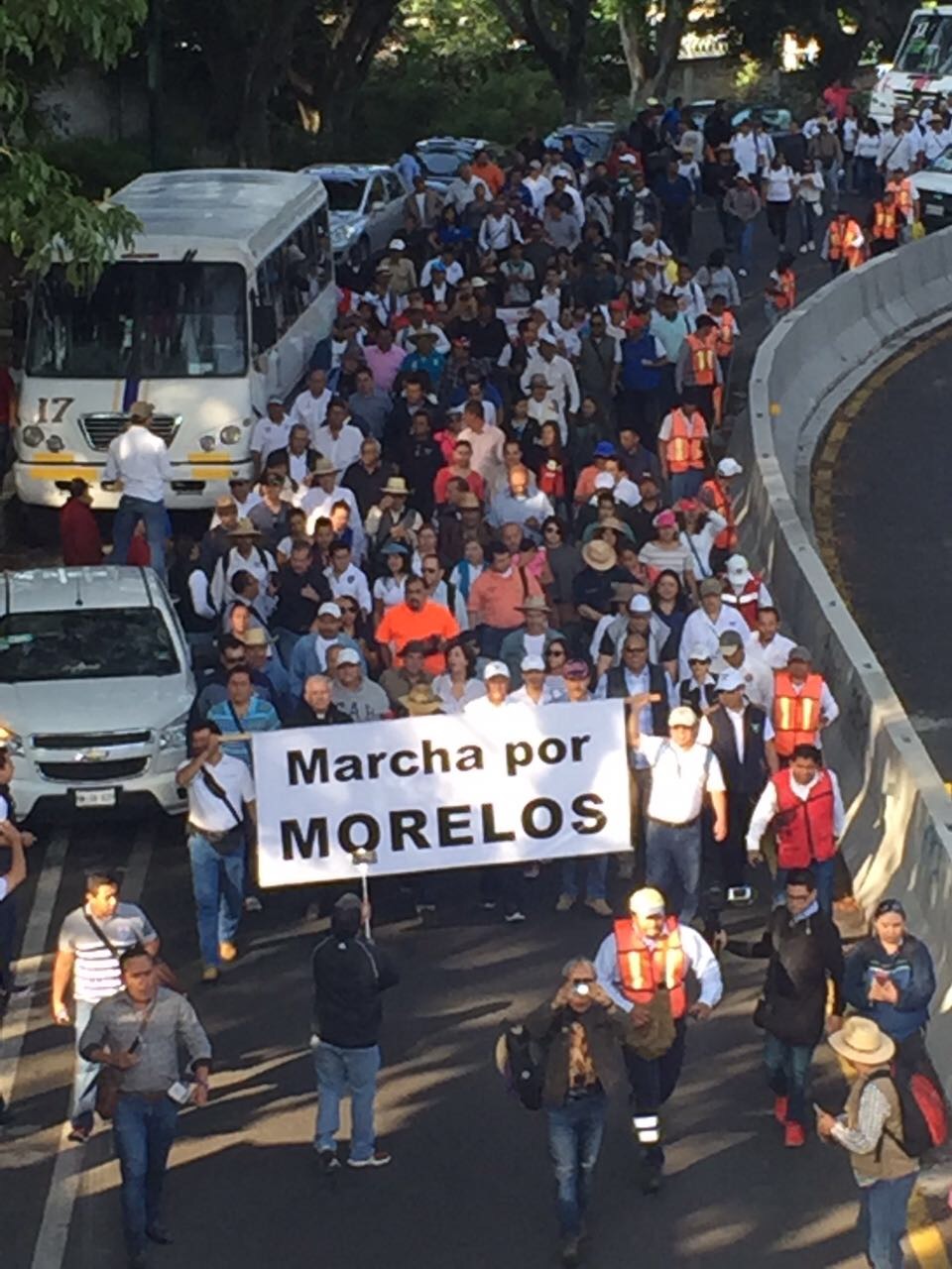 La marcha se dirige a la Ciudad de México.
