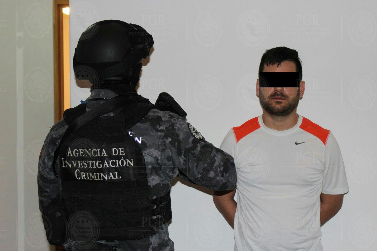 Nahum Abraham Sicairos, 'El Quinceañero', fue detenido en un fraccionamiento residencial en el municipio de Atizapán de Zaragoza.