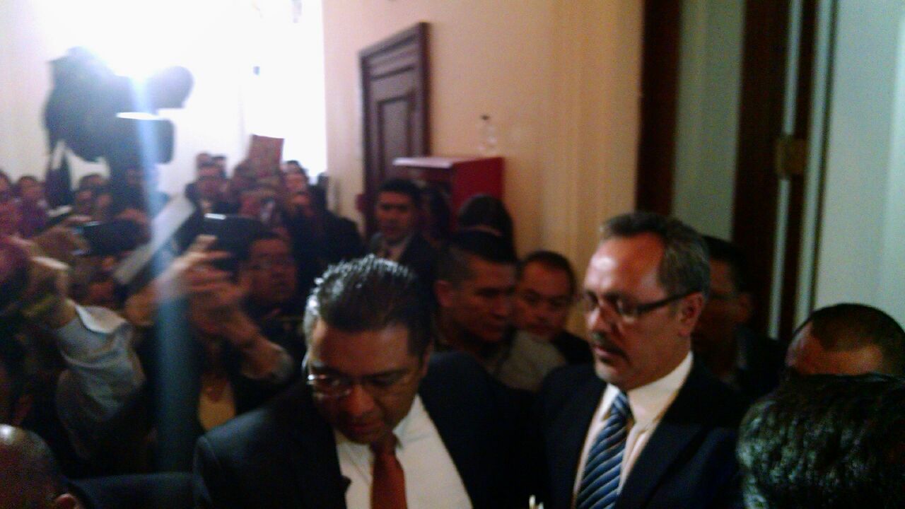 Rigoberto Salgado comparece por presuntos vínculos con 'El Ojos'.