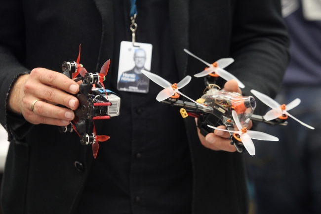 La DGAC mencionó que ha dado inicio el proceso de registro de drones y personal que los opera, a la fecha existen 362 registrados, 40 autorizaciones p