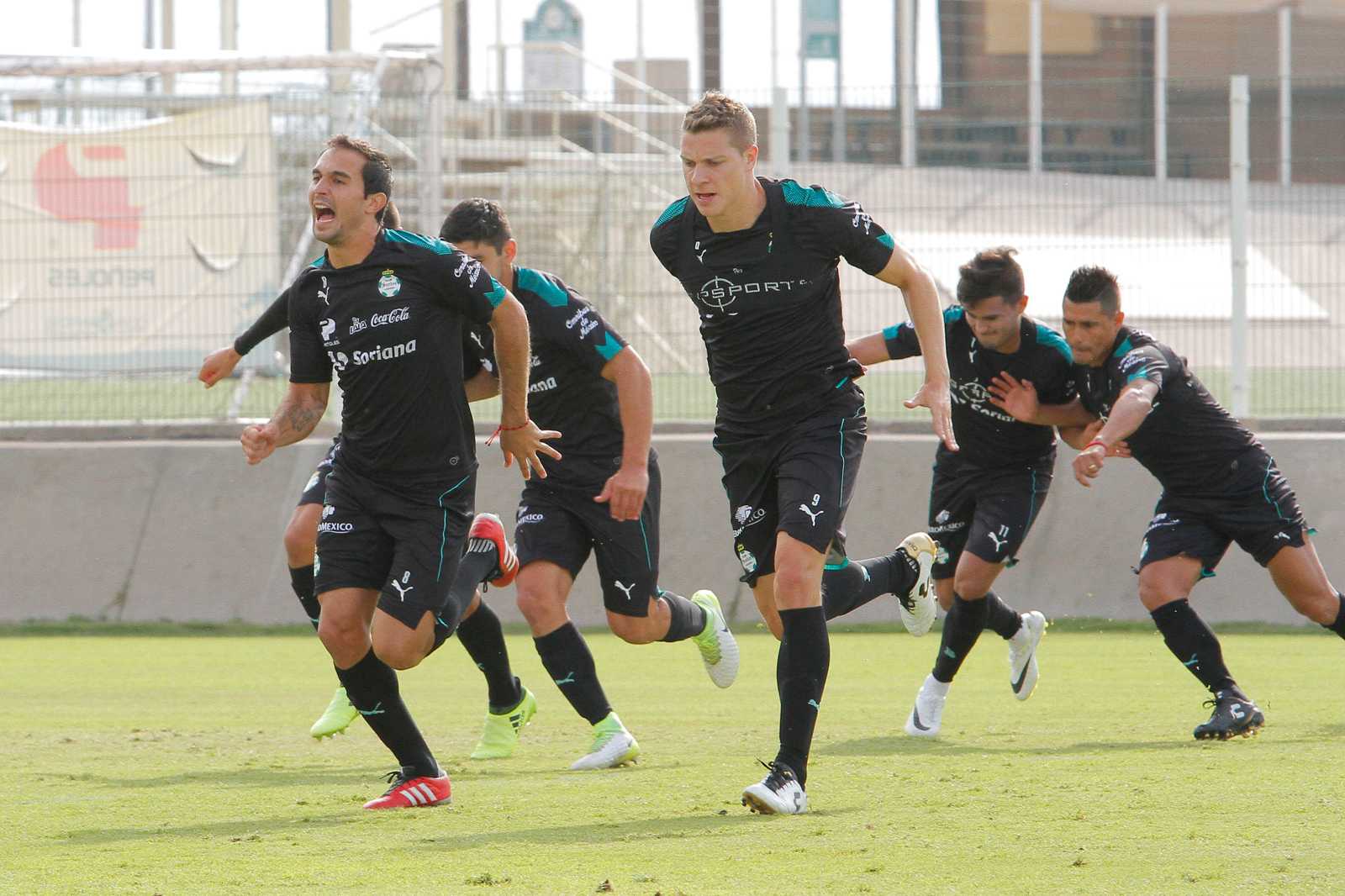 José Manuel de la Torre espera mejoría de Santos ante Monarcas.