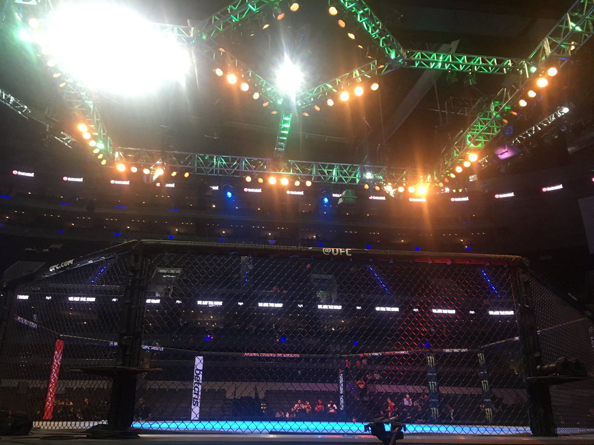 El octágono de UFC en México