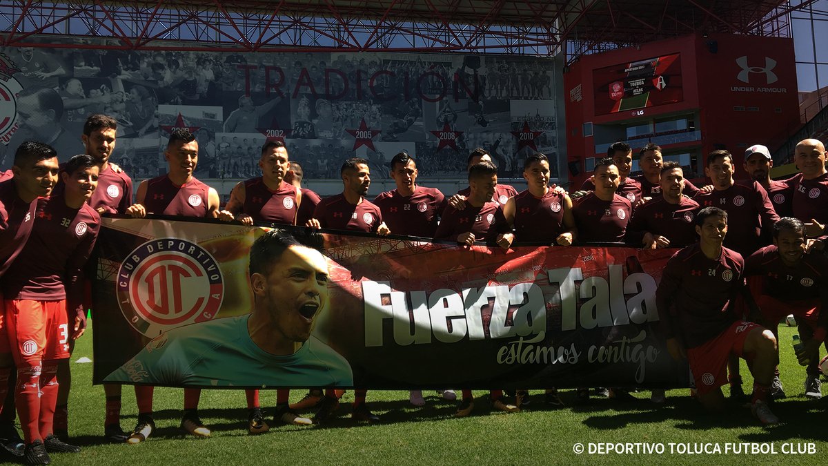 Toluca presenta manta como muestra de apoyo a Talavera