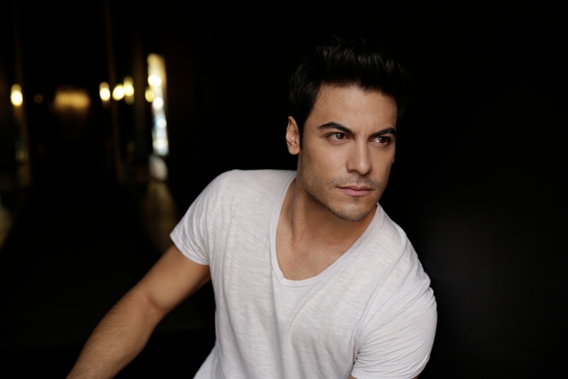 Carlos Rivera interpretará el tema "Recuérdame" para la película de Disney Pixar 'Coco'. 