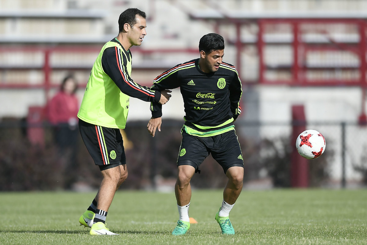 Rafael Márquez y Carlos Vela