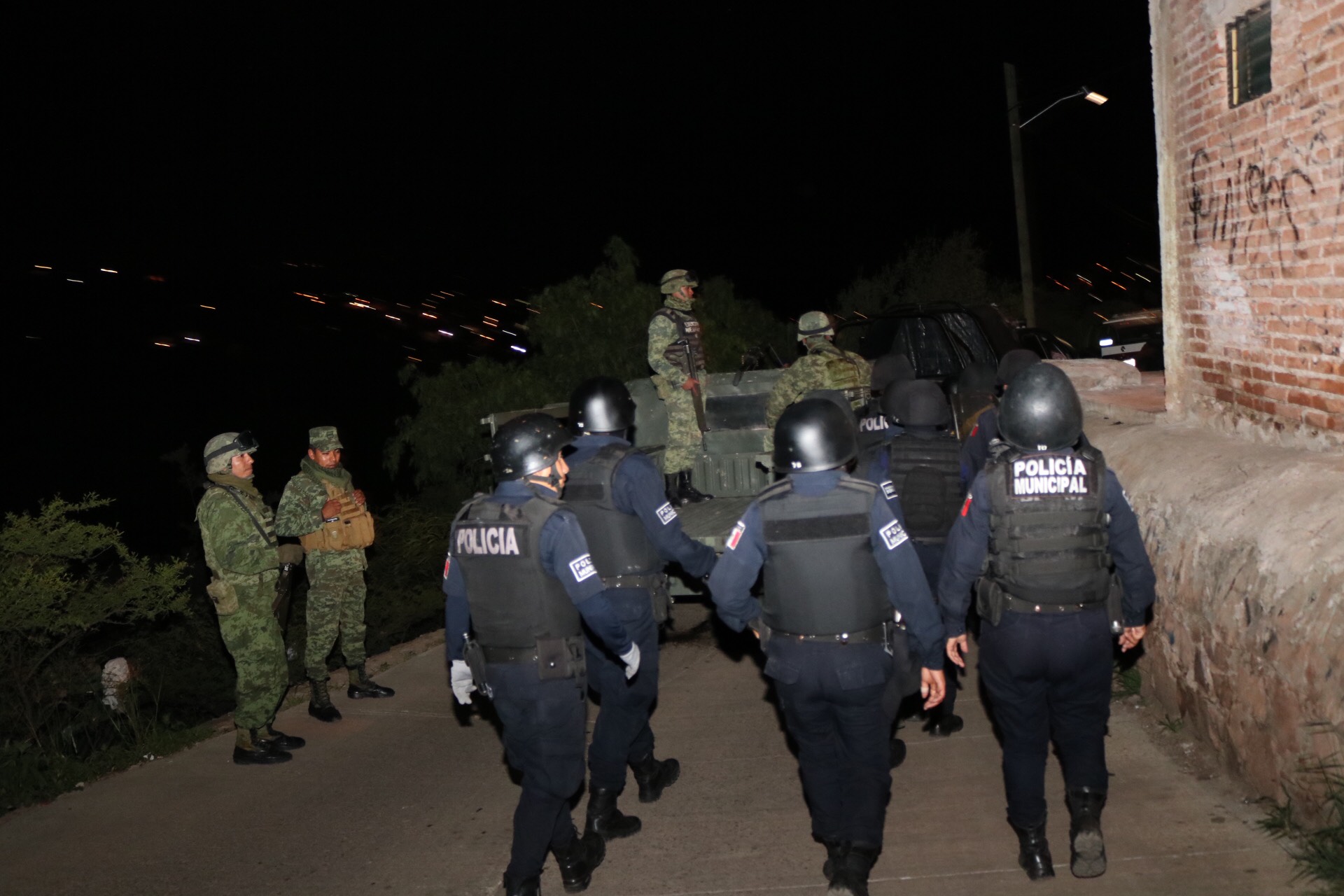 Policía Preventiva de Guanajuato y el Ejército Mexicano realizaron un operativo de Base de Operaciones Mixtas.