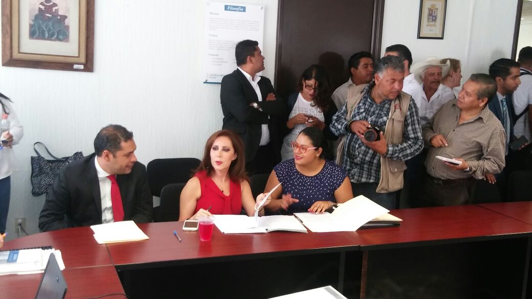 La ex alcaldesa Bárbara Botello compareció por tercera ocasión ante la Contraloría Municipal. 