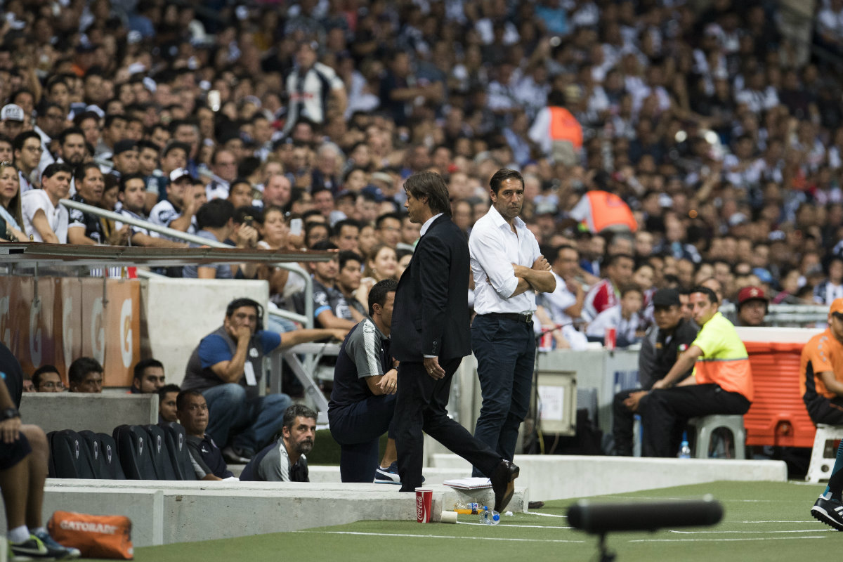 Matías Almeyda es expulsado en el duelo Monterrey vs. Chivas