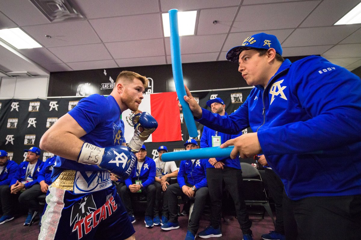 Saúl 'Canelo' Álvarez con su entrenador Eddy Reynoso