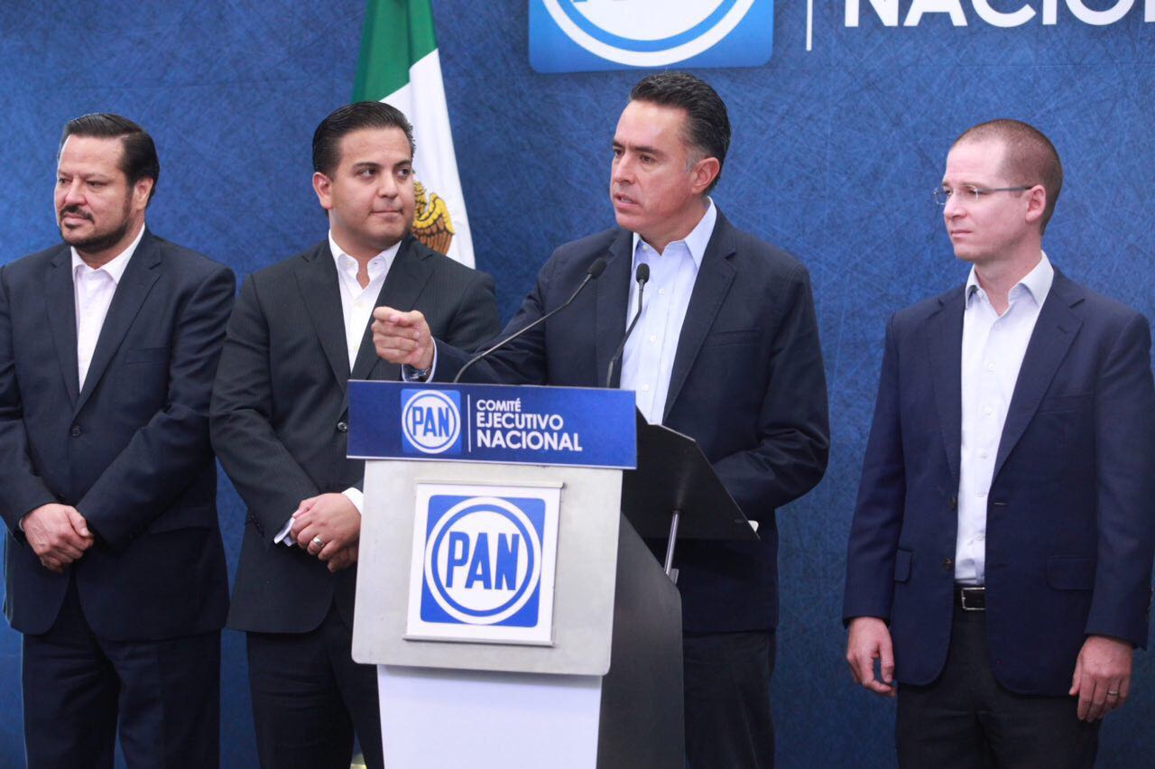 Ayer en la Ciudad de México señalaron que les sembraron las pruebas en los cateos. 