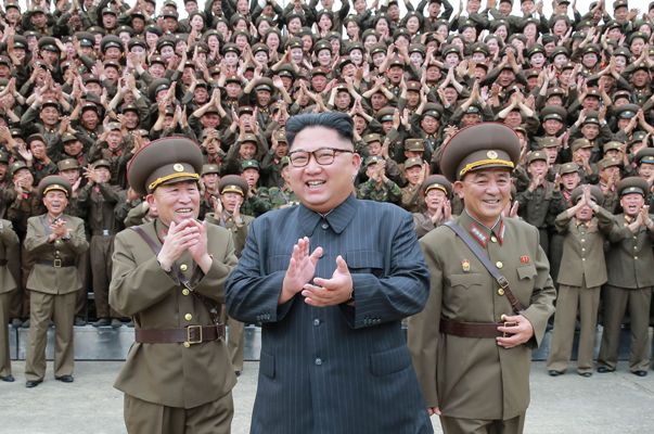 El líder de Corea del Norte,  Kim Jong Un, pospuso lanzar misiles a la isla de Guam.