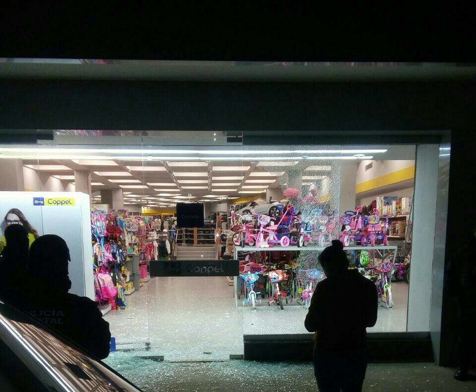 El robo ocurrió aproximadamente a las 02:40 horas de hoy.