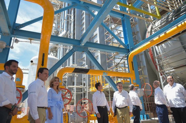 Peña entregó la Central de Ciclo Combinado en Agua Prieta, Sonora. 