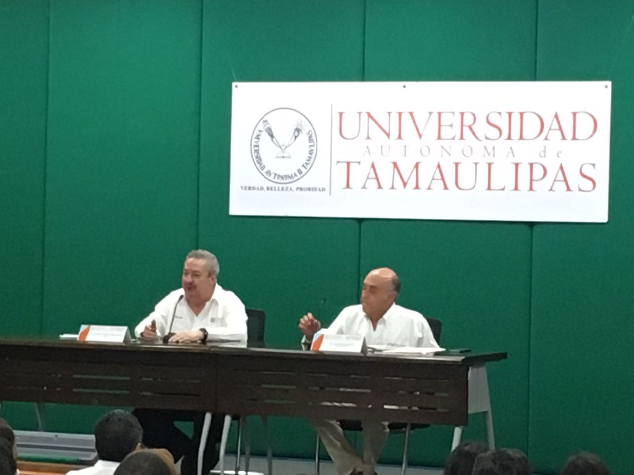 Rector de la UAT, Enrique Etienne Pérez del Río.