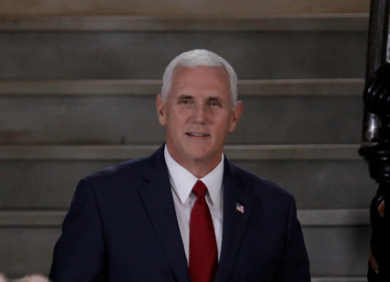 Pence aseguró que Venezuela es un país que “está regresando a la oscuridad del pasado”.
