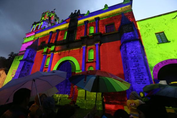 "Bordados de luz historias de Coyoacán" dentro del Epson Mapping Challenge.