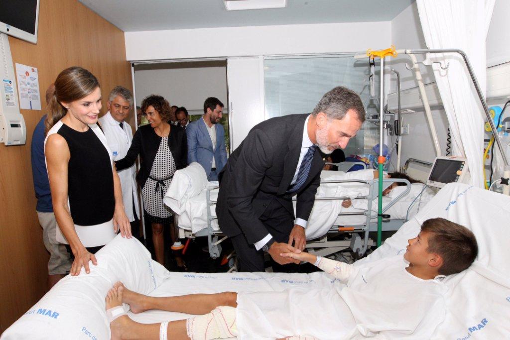 Los reyes fueron recibidos en el Hospital del Mar.