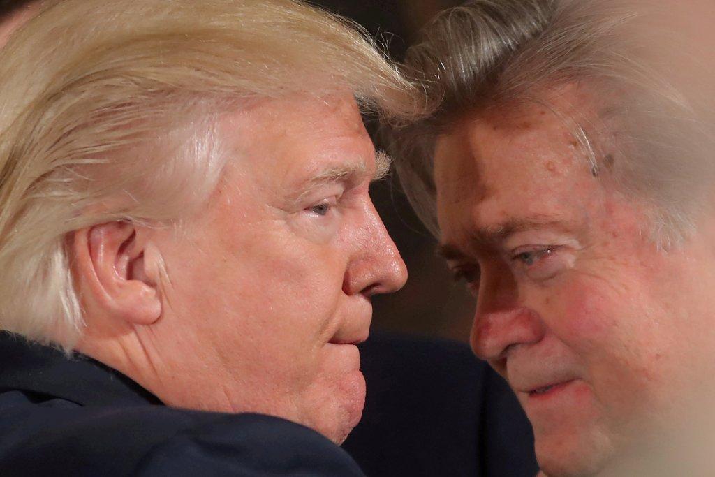 Trump destacó que Steve Bannon lo apoyó en su campaña contra la demócrata Hillary Clinton.