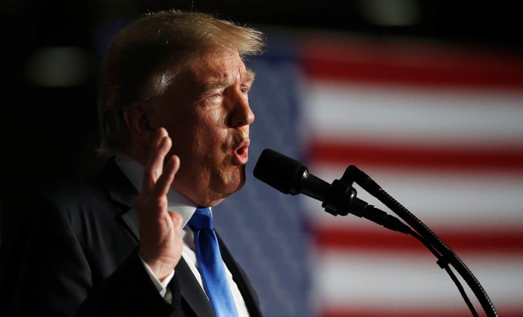 Donald Trump estimó que retirar rápidamente las tropas de EU en Afganistán dejaría "un vacío" a terroristas.