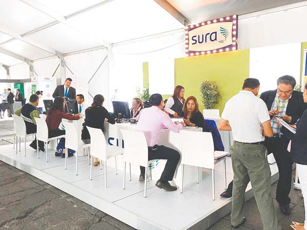 Considera que necesitarán un plan privado de pensión, un seguro de invalidez y una vivienda. 