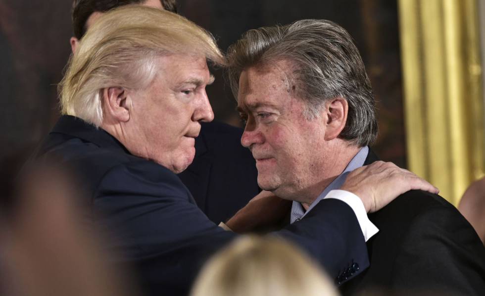 Trump con Bannon