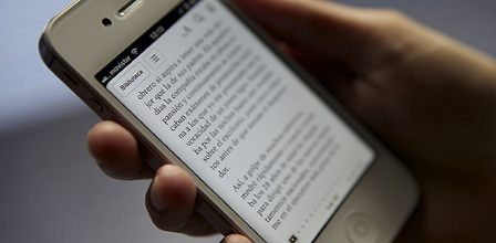 Cada vez más jóvenes leen en dispositivos móviles