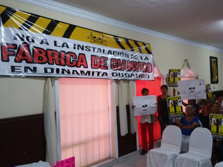 En Gómez Palacio, la "Red Mexicana de Afectados por la Minería", acusa de falsificación de datos a Chemours.