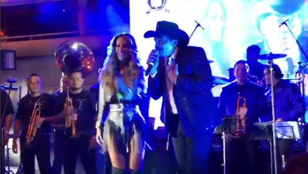 La ex pareja se reencontró en el escenario.