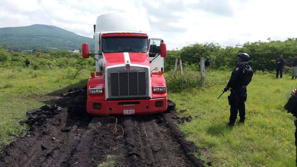 Elementos de la Policía Federal localizaron dos tomas clandestinas.