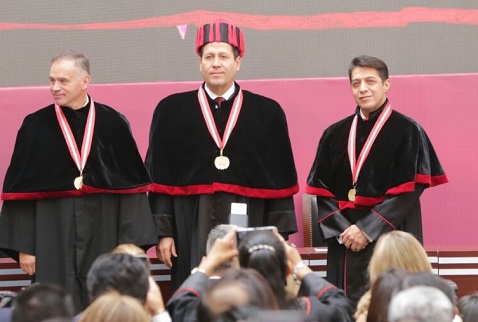 Doctor Honoris Causa. 