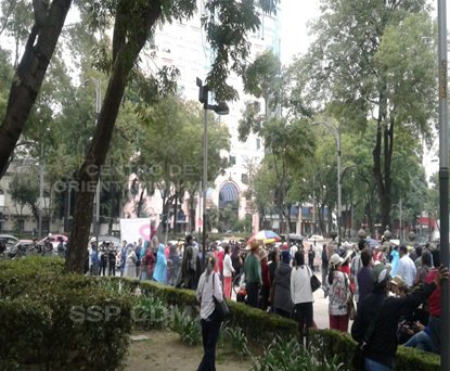 Manifestantes se mantienen en Paseo de la Reforma.