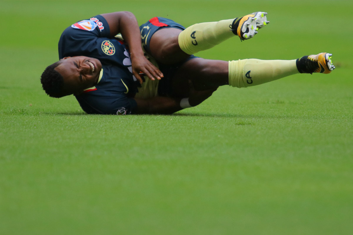 Renato Ibarra salió de cambio en el duelo ante Tigres por lesión