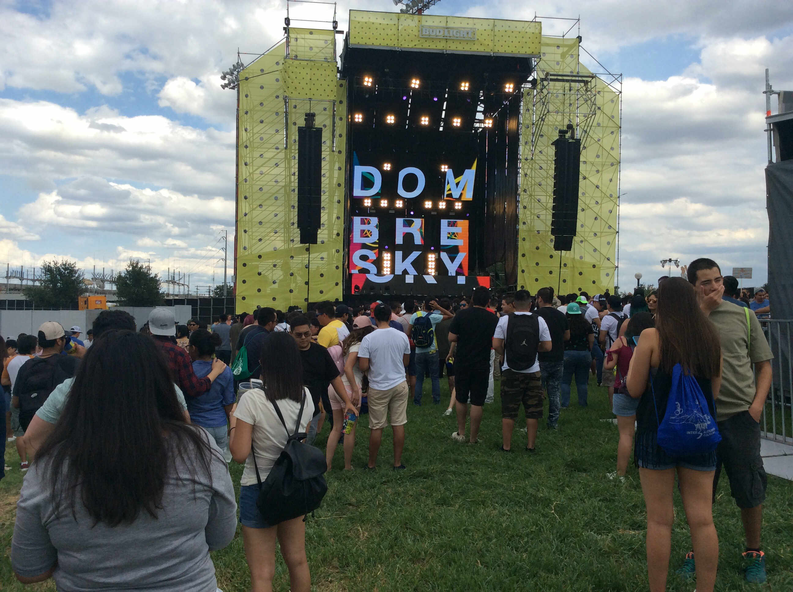 Dombresky arranca la jornada del Hellow Festival.