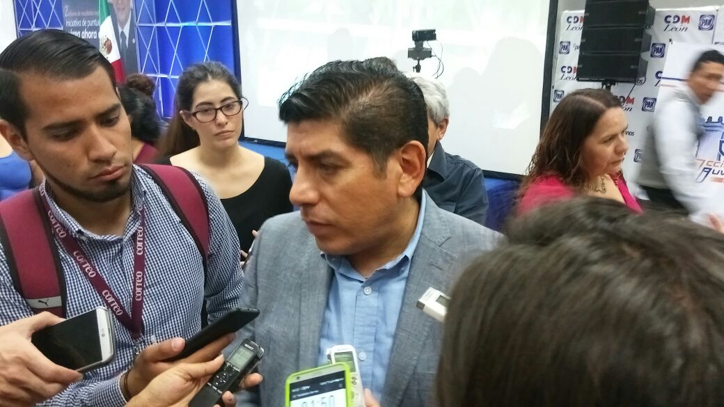 Senador Fernando Torres Graciano.