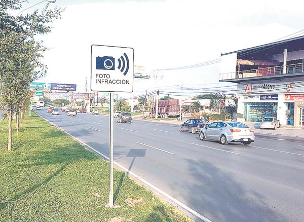 Con este esquema se busca evitar que los vehículos circulen a alta velocidad.