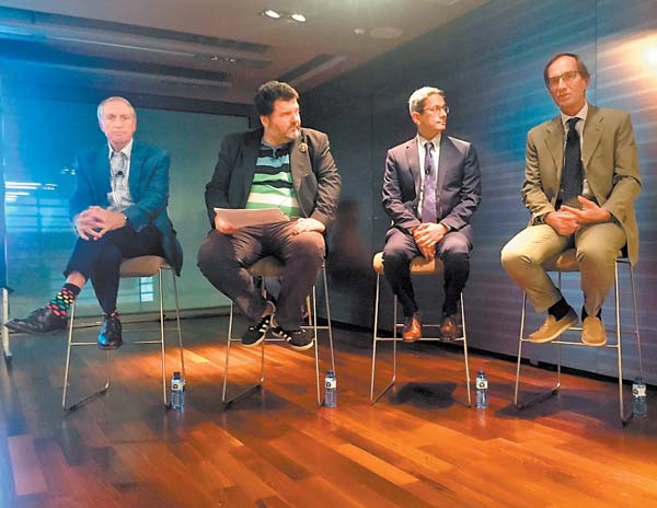 Científicos que participaron en la investigación Fourier presentan los resultados en Barcelona.
