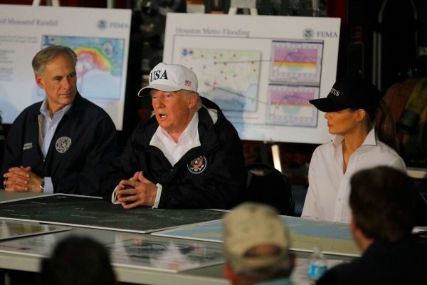 El presidente de EU, Donald Trump, reconoció a las autoridades de Texas por su respuesta ante la emergencia que dejó 'Harvey'.