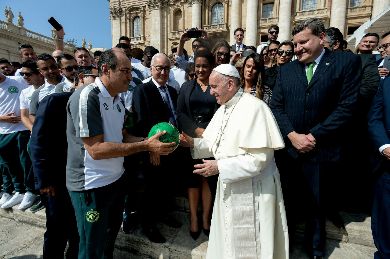 Papa Francisco recibe al Chapecoense