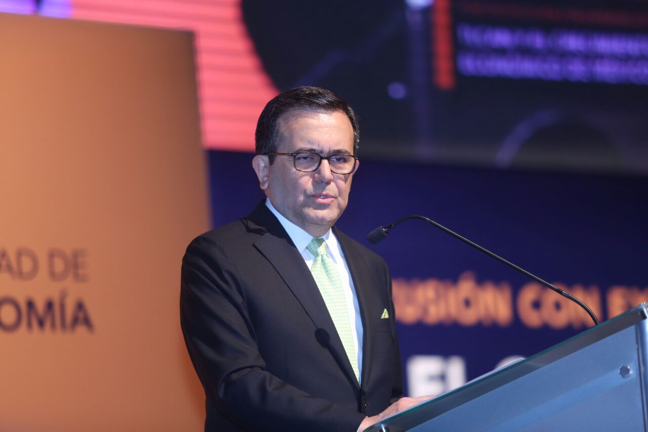 Asistió al Foro Económico "TLCAN y el Crecimiento Económico en México", por el 60 aniversario de la Facultad de Economía de la UANL.