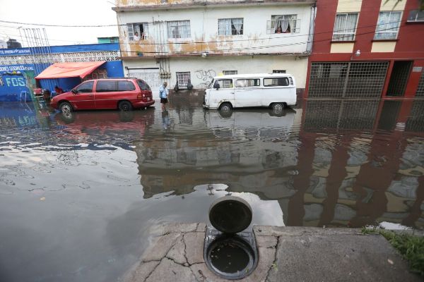 Colonia Pensador Mexicano daños por las lluvias.