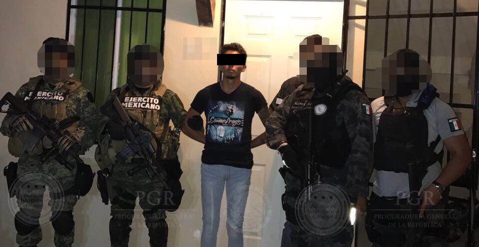Flores Campuzano era responsable de la venta de droga, así como de las extorsiones, ejecuciones e inhumaciones clandestinas.