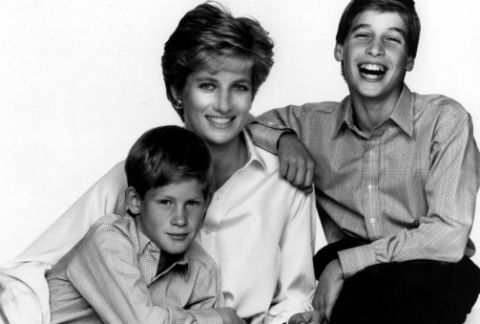 Harry, Diana y William. 