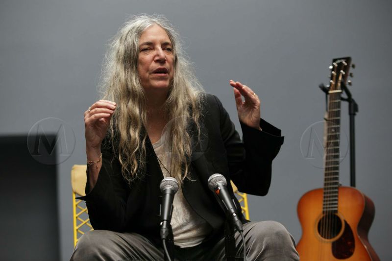 Patti Smith en conferencia de prensa en la galería Kurimanzutto.