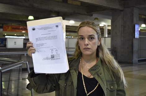 Lilian Tintori, tras ser informada de la prohibición para salir del país. 