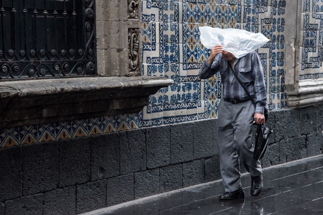 En la Ciudad de México se registrará este lunes una temperatura máxima de 21 a 23 grados centígrados y una mínima de 13 a 15 grados centígrados